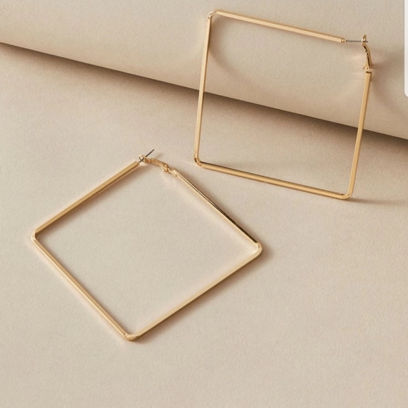 New gold plated geometric huge hoop earrings - Picture 4 of 4